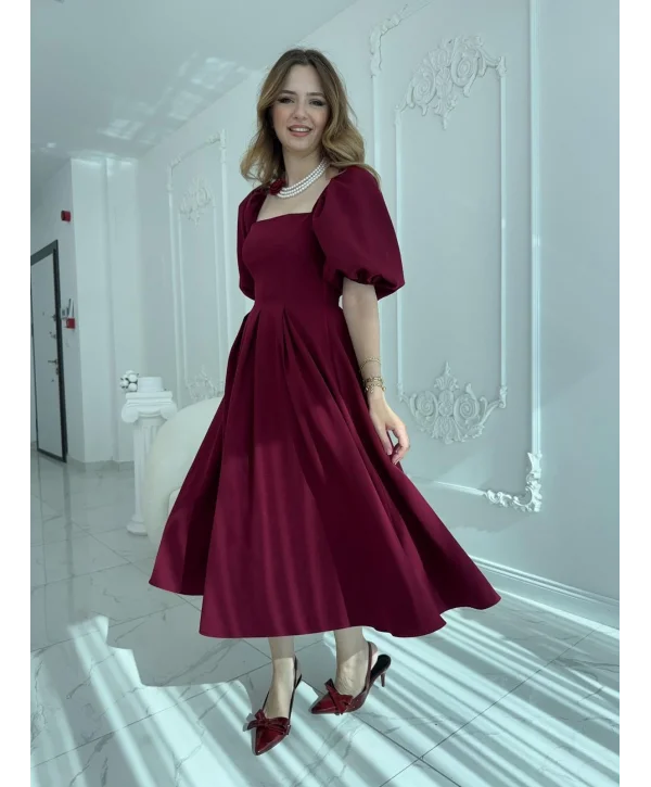 Kare Yaka Balon Kol Çan Etekli Bordo Elbise