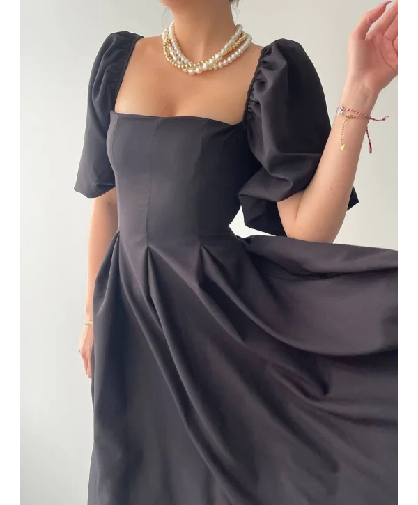 Kare Yaka Balon Kol Çan Etekli Siyah Elbise