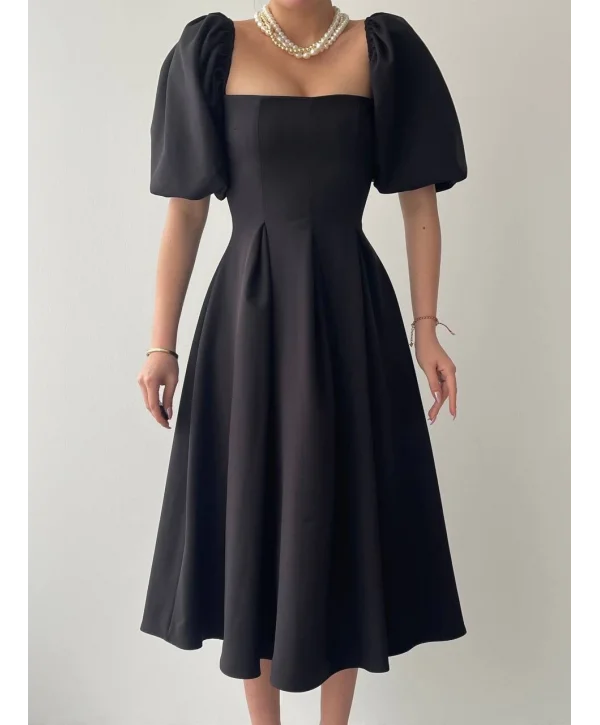 Kare Yaka Balon Kol Çan Etekli Siyah Elbise