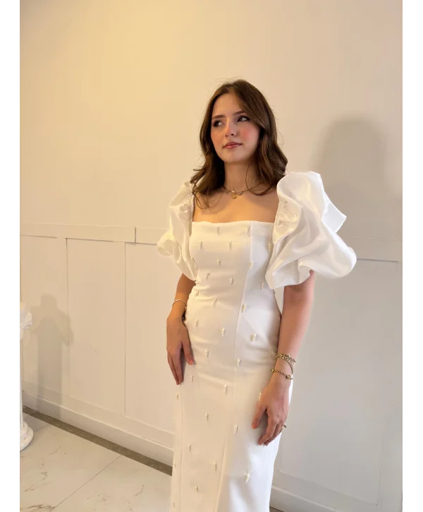 Kare Yaka Maxi Boy Taş Detaylı PERA Beyaz Elbise