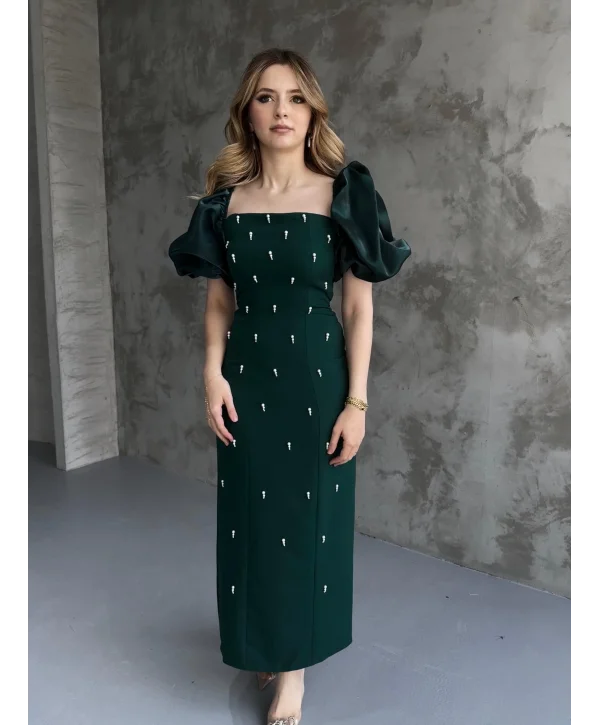 Kare Yaka Maxi Boy Taş Detaylı PERA Zümrüt Elbise