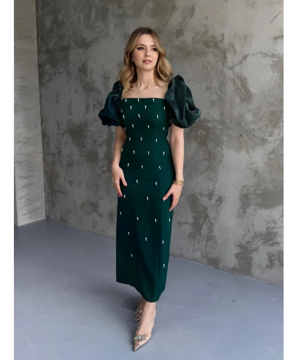 Kare Yaka Maxi Boy Taş Detaylı PERA Zümrüt Elbise