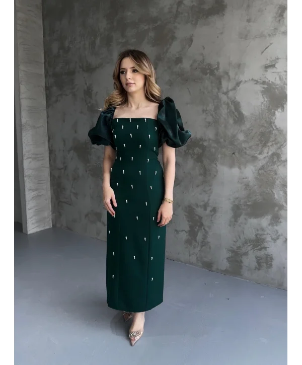 Kare Yaka Maxi Boy Taş Detaylı PERA Zümrüt Elbise