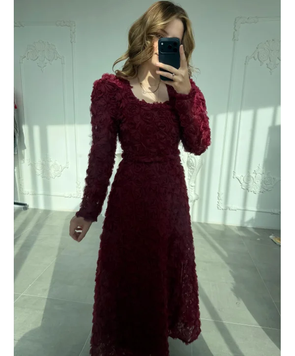 Kare Yaka Tam Boy Gül Dokulu Özel Tasarım Bordo Elbise