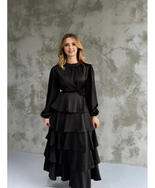 Kat Kat Siyah Gül Kemer Detaylı Saten Elbise