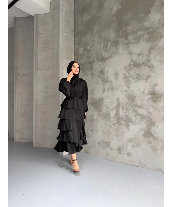 Kat Kat Siyah Gül Kemer Detaylı Saten Elbise