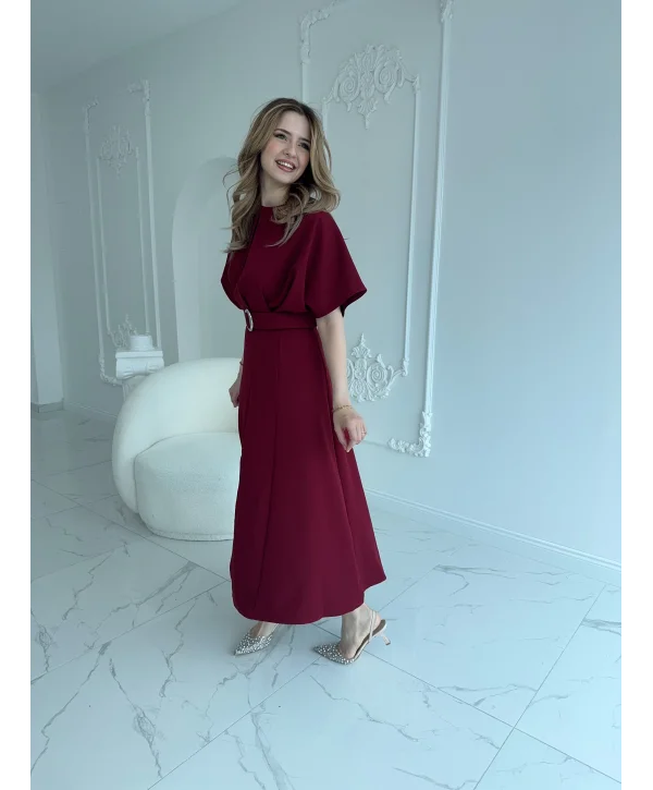 Kemer Detaylı Yırtmaçlı Pliseli Maxi Boy Bordo Elbise