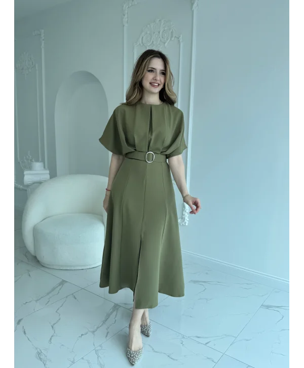 Kemer Detaylı Yırtmaçlı Pliseli Maxi Boy Haki Elbise