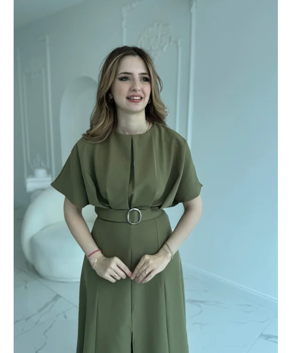 Kemer Detaylı Yırtmaçlı Pliseli Maxi Boy Haki Elbise