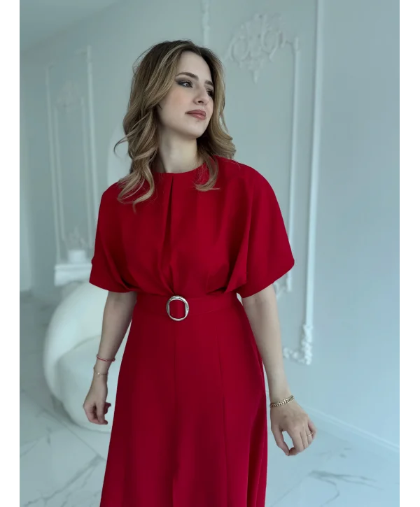 Kemer Detaylı Yırtmaçlı Pliseli Maxi Boy Kırmızı Elbise