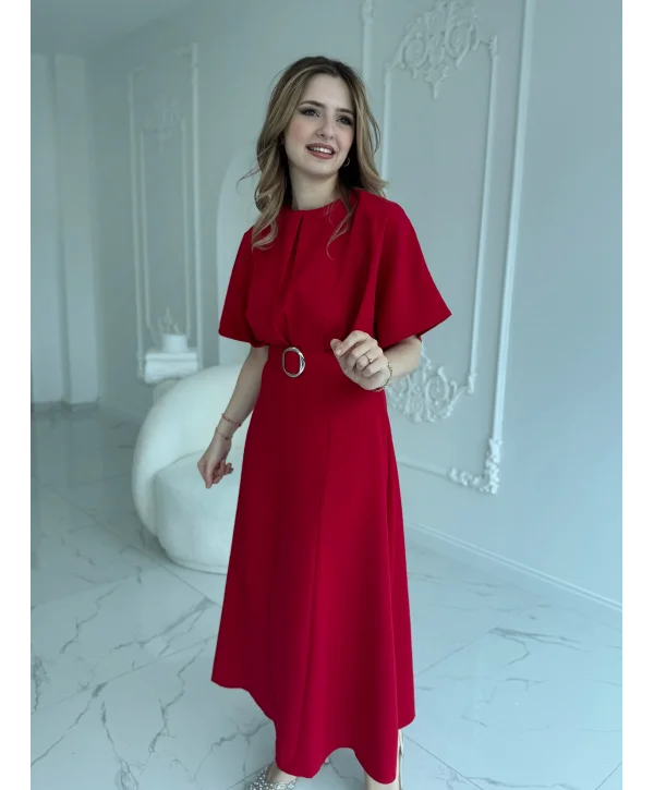 Kemer Detaylı Yırtmaçlı Pliseli Maxi Boy Kırmızı Elbise