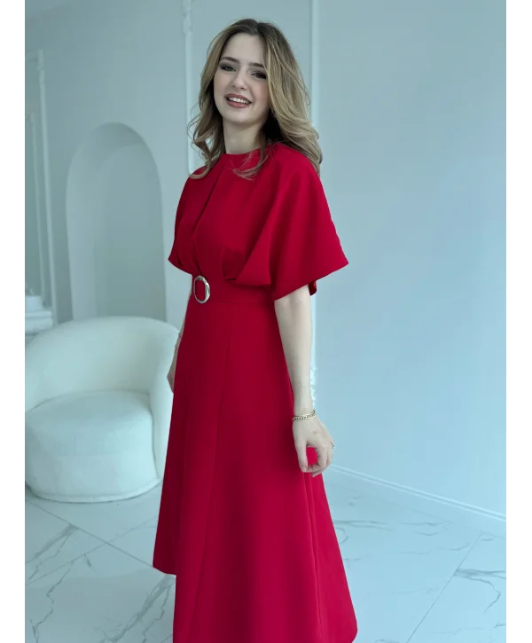Kemer Detaylı Yırtmaçlı Pliseli Maxi Boy Kırmızı Elbise