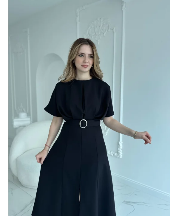 Kemer Detaylı Yırtmaçlı Pliseli Maxi Boy Siyah Elbise