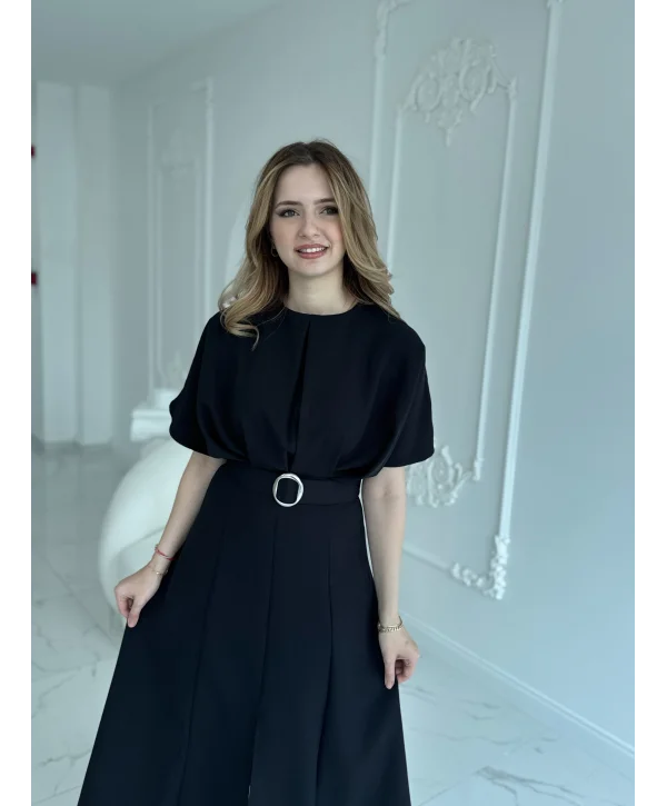 Kemer Detaylı Yırtmaçlı Pliseli Maxi Boy Siyah Elbise