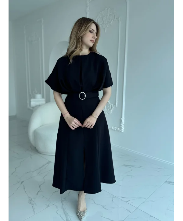 Kemer Detaylı Yırtmaçlı Pliseli Maxi Boy Siyah Elbise