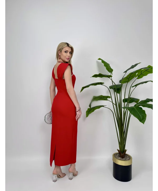 Kırmızı Maxi boy yaka taş detaylı uzun elbise