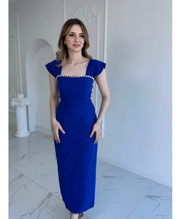 Saks Maxi Boy yaka taş detaylı uzun elbise