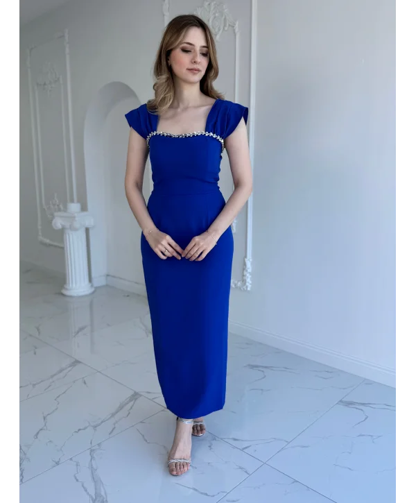 Saks Maxi Boy yaka taş detaylı uzun elbise