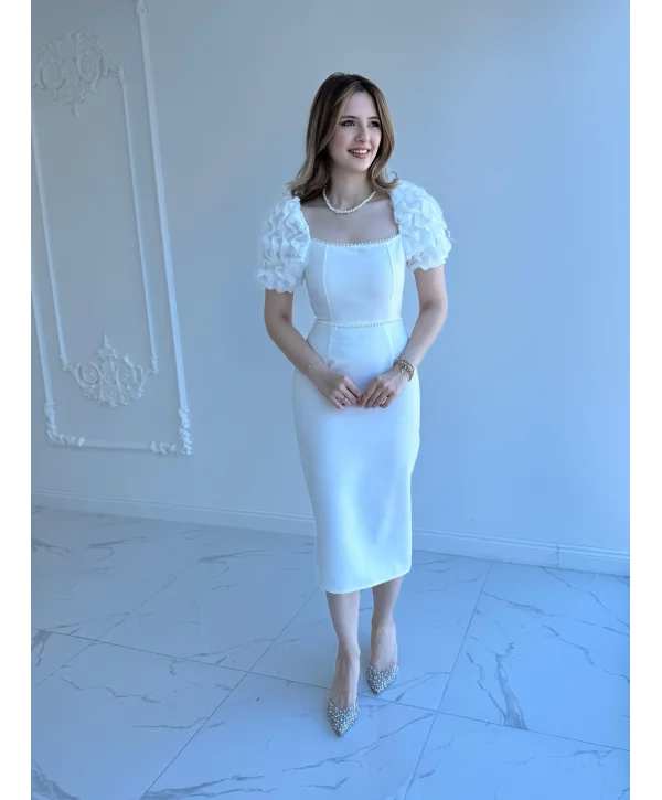 Kol Detaylı Beyaz Midi Boy Elbise