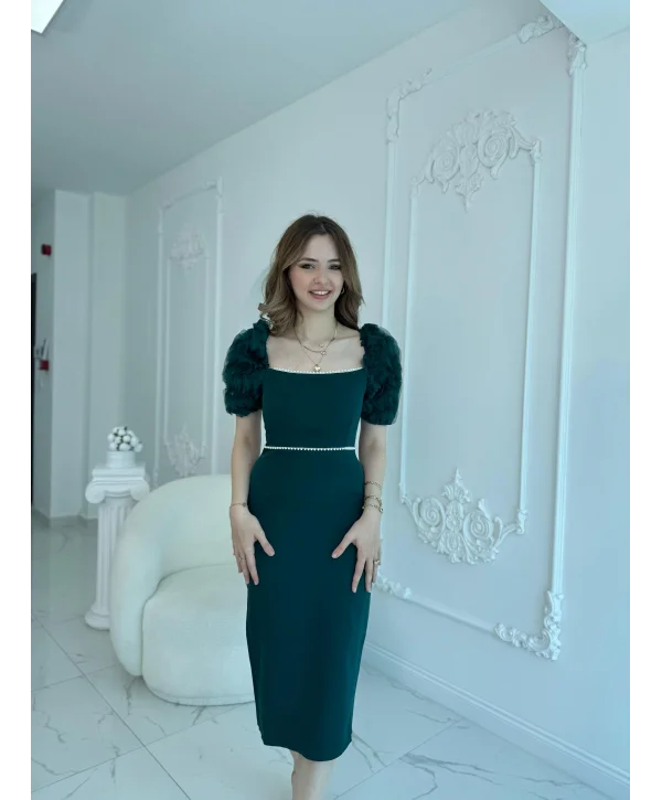 Kol Detaylı Zümrüt Midi Boy Elbise