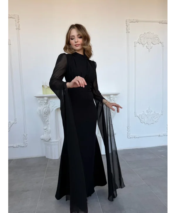 Korse Detaylı Tül Kollu Uzun Siyah Elbise