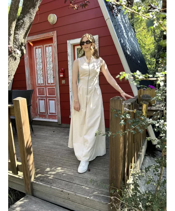 Krem Rengi Zincir Detaylı Elbise