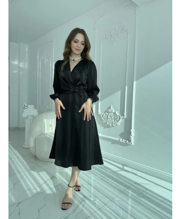 Kuşaklı, Dökümlü ve Şık Tensel Saten Siyah Elbise