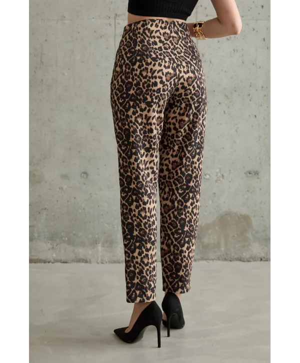 Leoparlı Pensli Pantolon