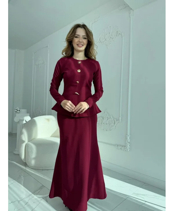 Metal Düğme Detaylı Atlas Kumaş Bordo Takım