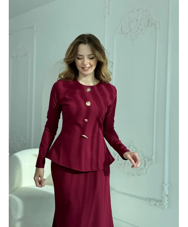 Metal Düğme Detaylı Atlas Kumaş Bordo Takım