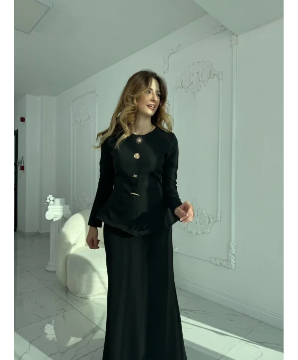 Metal Düğme Detaylı Atlas Kumaş Siyah Takım