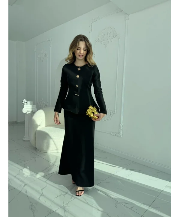 Metal Düğme Detaylı Atlas Kumaş Siyah Takım