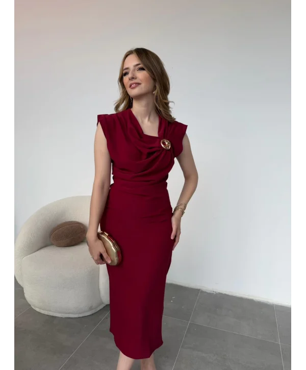 Metal Tokalı Drapeli Bordo Elbise
