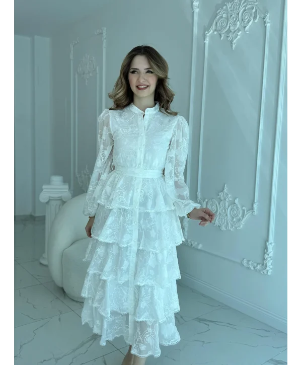 Nakış İşlemeli Kat Kat Volanlı Beyaz Elbise