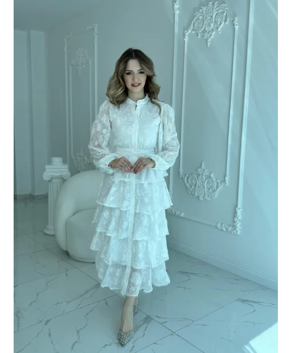 Nakış İşlemeli Kat Kat Volanlı Beyaz Elbise