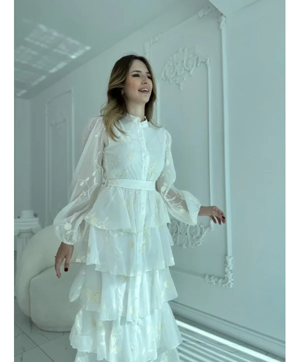 Nakışlı Karolin Kumaş Volanlı Kat Kat Ekru Kuşaklı Elbise