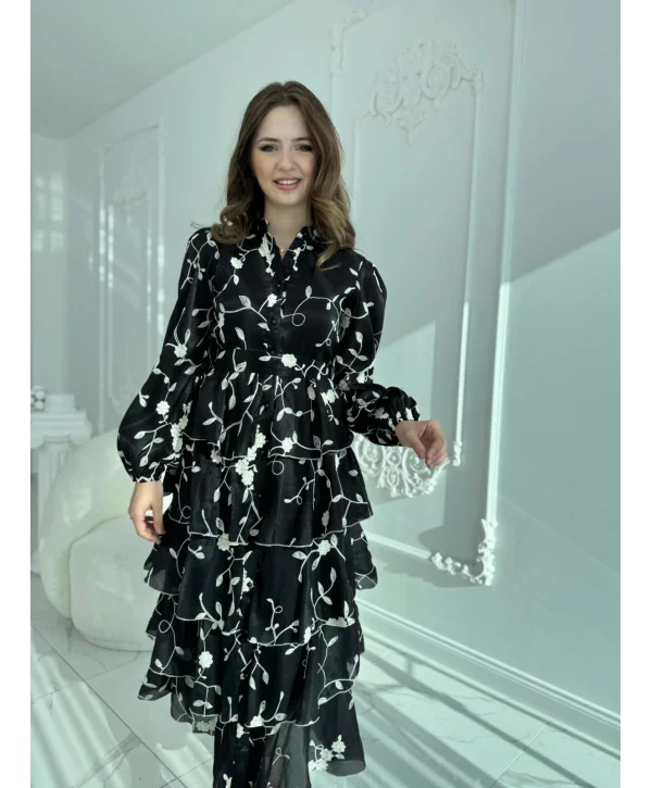 Nakışlı Karolin Kumaş Volanlı Kat Kat Siyah-Beyaz Nakışlı Kuşaklı Elbise