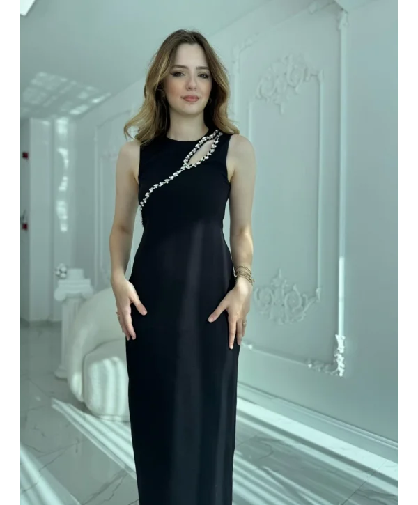 Omuzdan Geçişli Taş Detaylı Siyah Davet Elbisesi