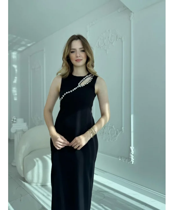 Omuzdan Geçişli Taş Detaylı Siyah Davet Elbisesi
