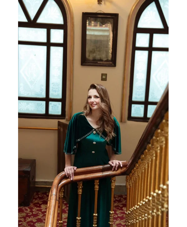 Pelerin Detaylı Taş Düğmeli Zümrüt Kadife Elbise