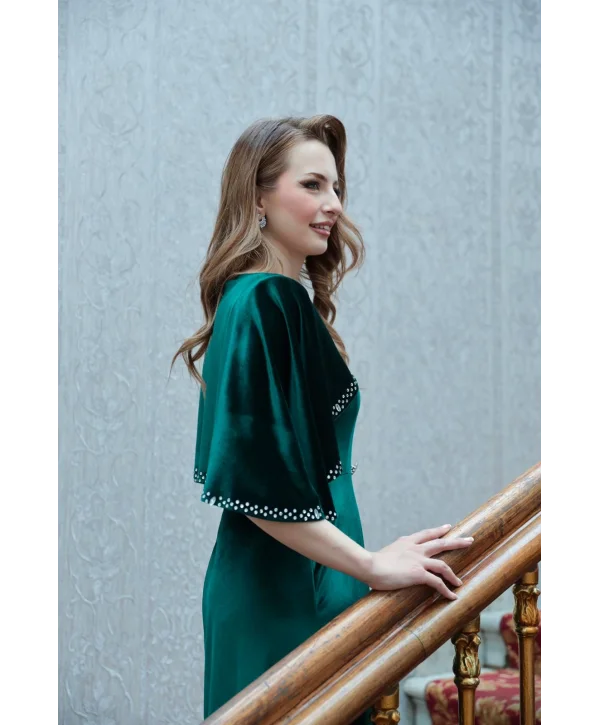 Pelerin Detaylı Taş Düğmeli Zümrüt Kadife Elbise