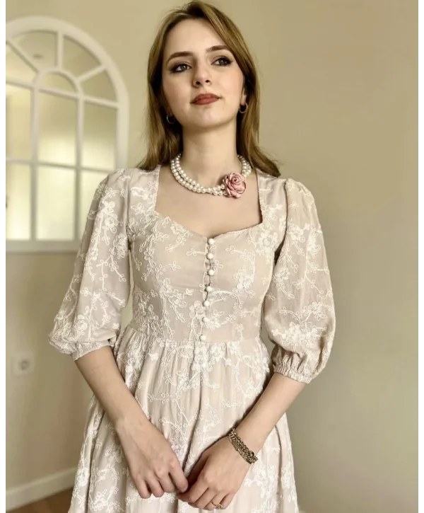 Pembe çiçekli kolye