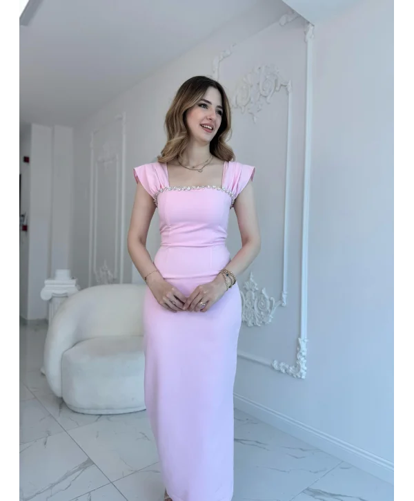 Pembe Maxi boy yaka taş detaylı uzun elbise