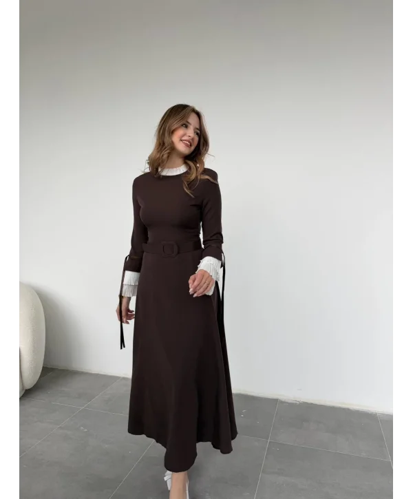 Pliseli Kol Detaylı Kemerli Dokuma Kahve Elbise