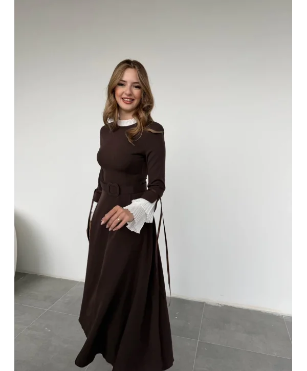 Pliseli Kol Detaylı Kemerli Dokuma Kahve Elbise