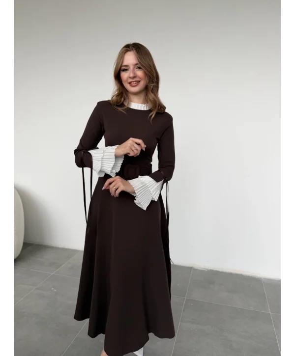 Pliseli Kol Detaylı Kemerli Dokuma Kahve Elbise