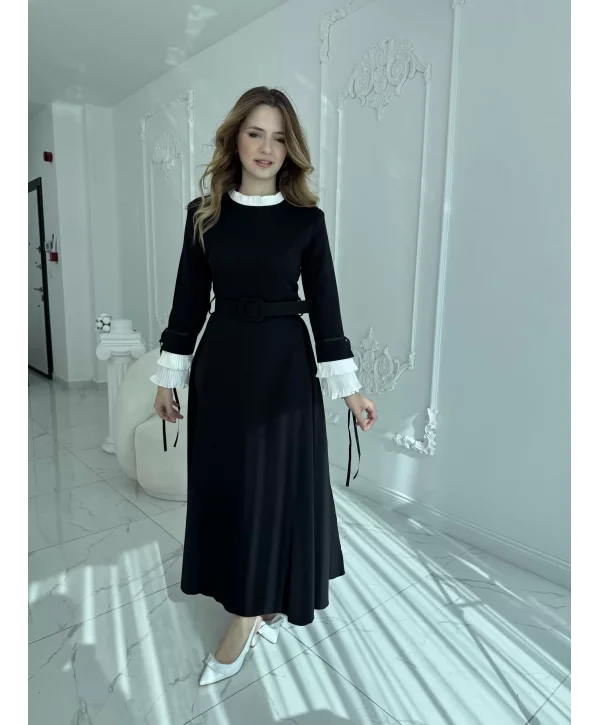 Pliseli Kol Detaylı Kemerli Dokuma Siyah Elbise