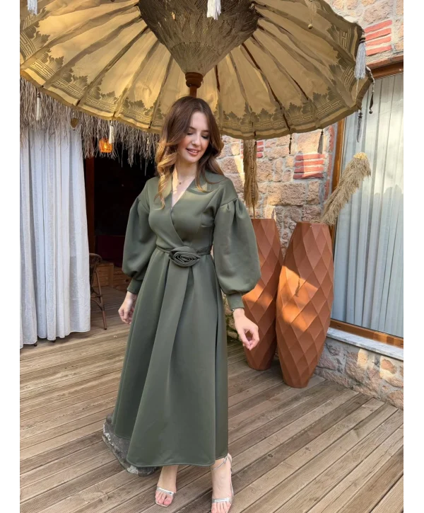 Rosa Haki Gül Kemer Detaylı Scuba Maxi Boy Elbise