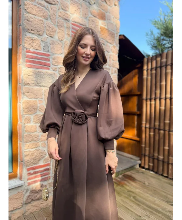 Rosa Kahve Gül Kemer Detaylı Scuba Maxi Boy Elbise