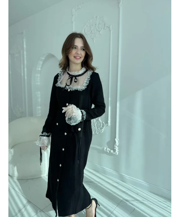 Şanel Tüvit Kumaş Düğmeli Yaka ve Kol Detaylı Siyah Elbise